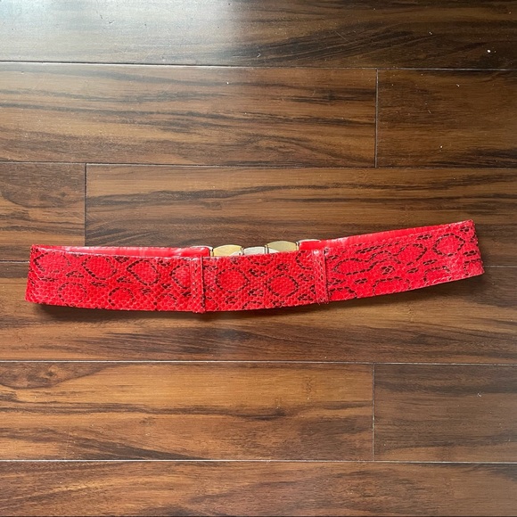 VTG Judith Leiber Red Snakeskin Adjustable Leather Belt - Picture 13 of 15
